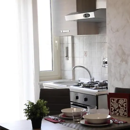 Tirreno Apartment *
